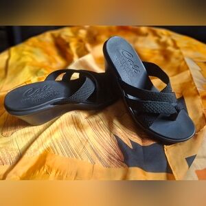 Sketchers Cali Heat Maze Luxe Foam Strappy Wedge Sandal Black Sz. 7.5